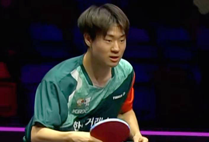 奇异果体育-哈尔滨雄狮惊险逆转，重返胜利之路